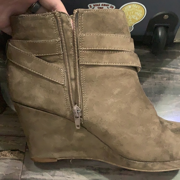 Dolce Vita Chunky Wedge Booties - Picture 3 of 5